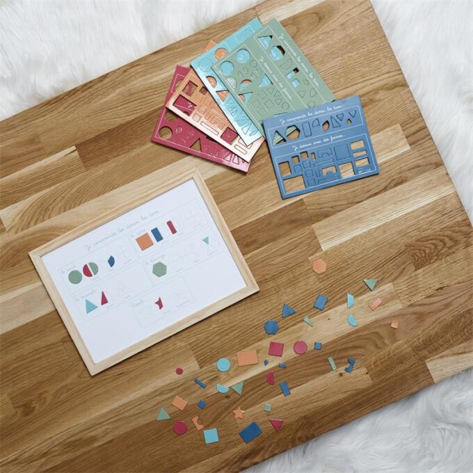 Tableau en bois je comprends les formes montessorie