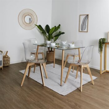 Chaise scandinave transparente
