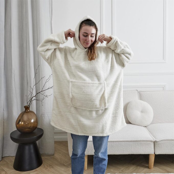 Sweat à Capuche "Fausse Fourrure" 85x118cm Blanc